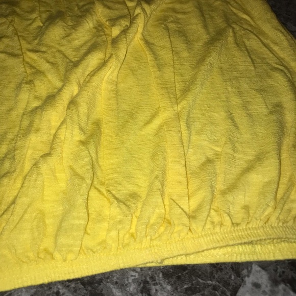 Yellow textured blouse - Picture 2 of 6